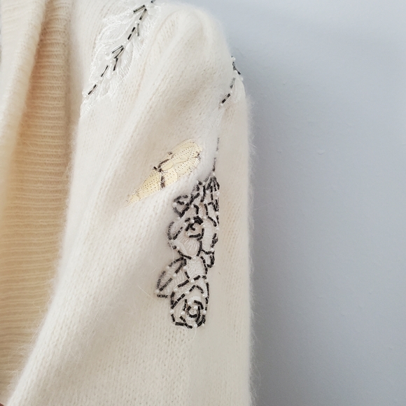 Vintage Gorgeous Erez Lambswool & Angora Rabbit Hair Embroidered Sweater - Picture 3 of 10